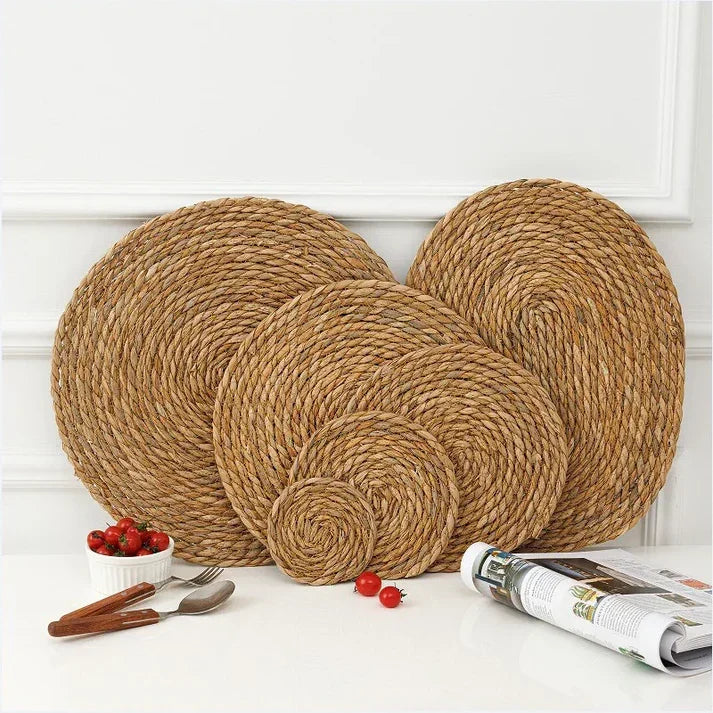 Jogo Americano Redondo de Rattan Natural  Carpetino