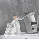 Torneira de Banheiro com Display Digital e Cascata Carpetino