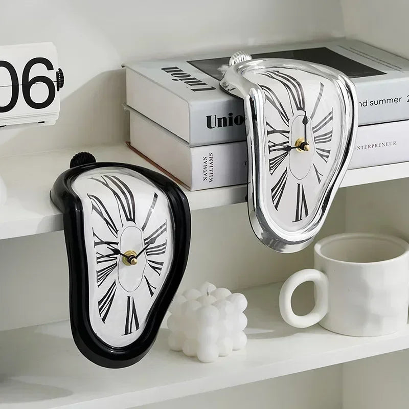 Relógio de Mesa e Prateleira Estilo Salvador Dalí Dourado Premium